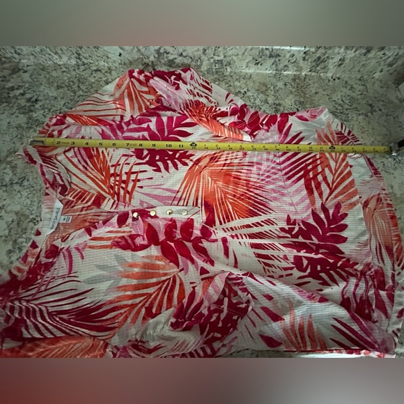 Emily Daniels 3/4 Ruched Sleeve V Neck Palm Leaf Red Orange Pink Blouse Size M - Picture 10 of 10